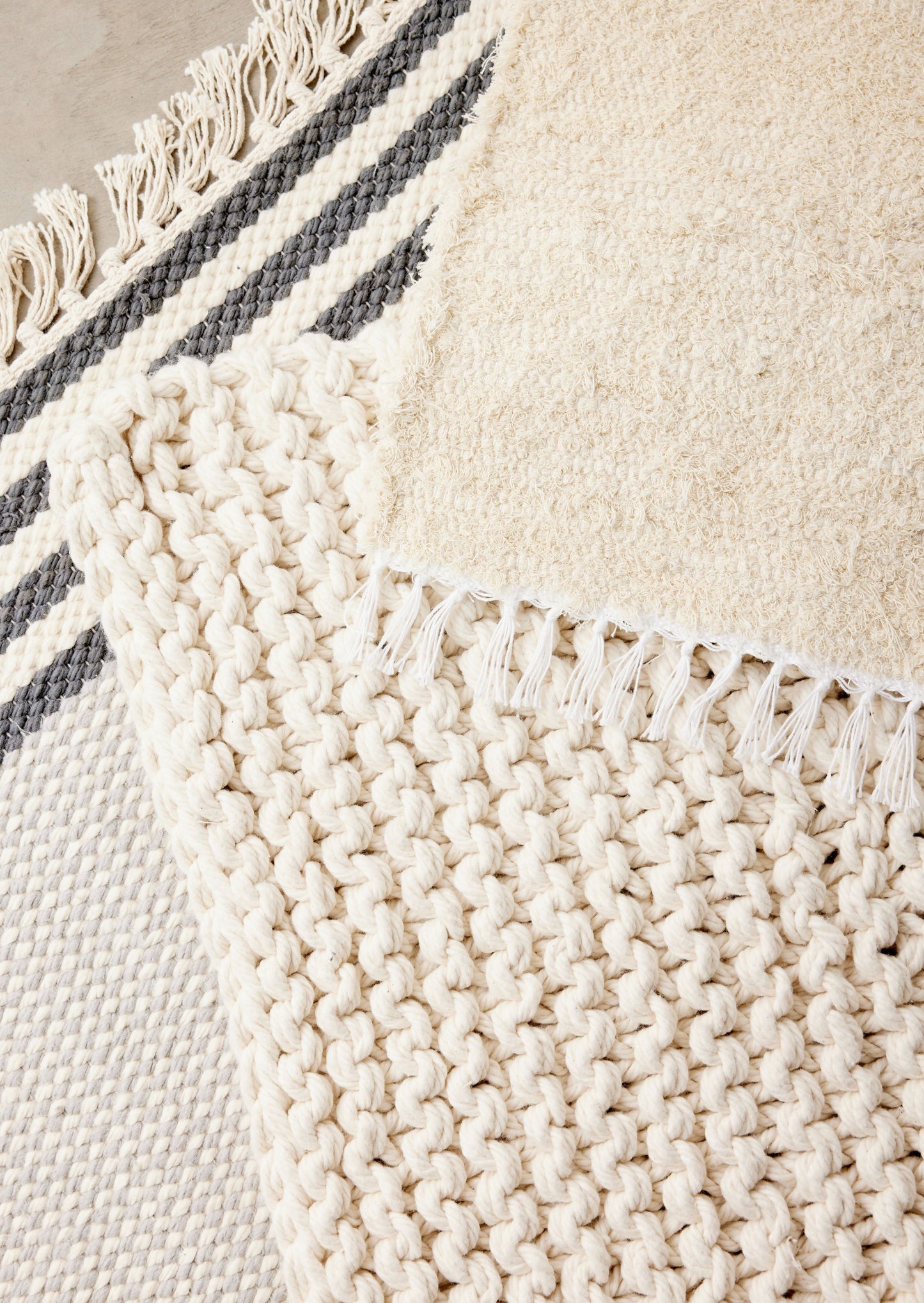 Woven White Floor Rug Mat: Chunky Handknit Mat