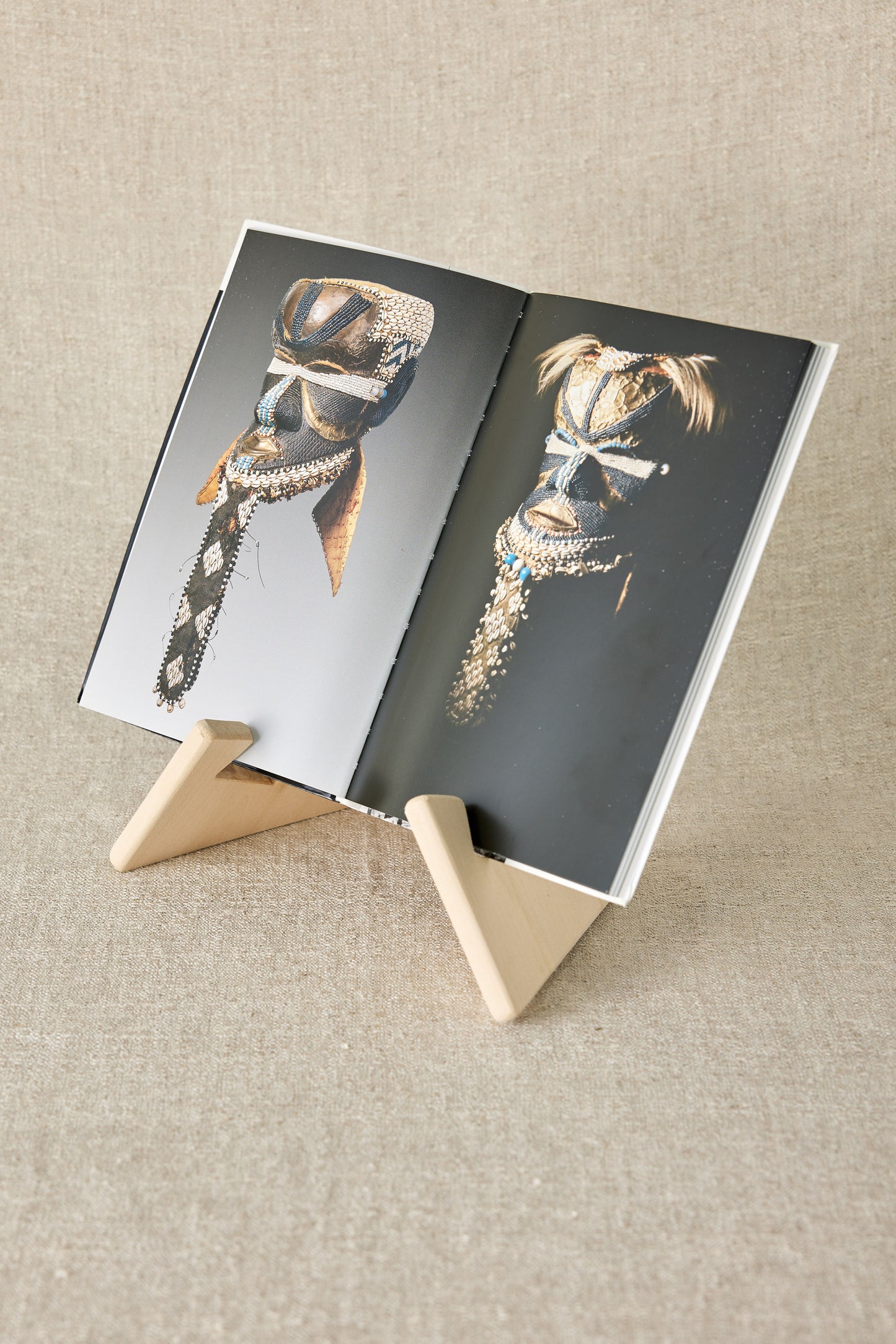 Expandable Book or Tablet Holder