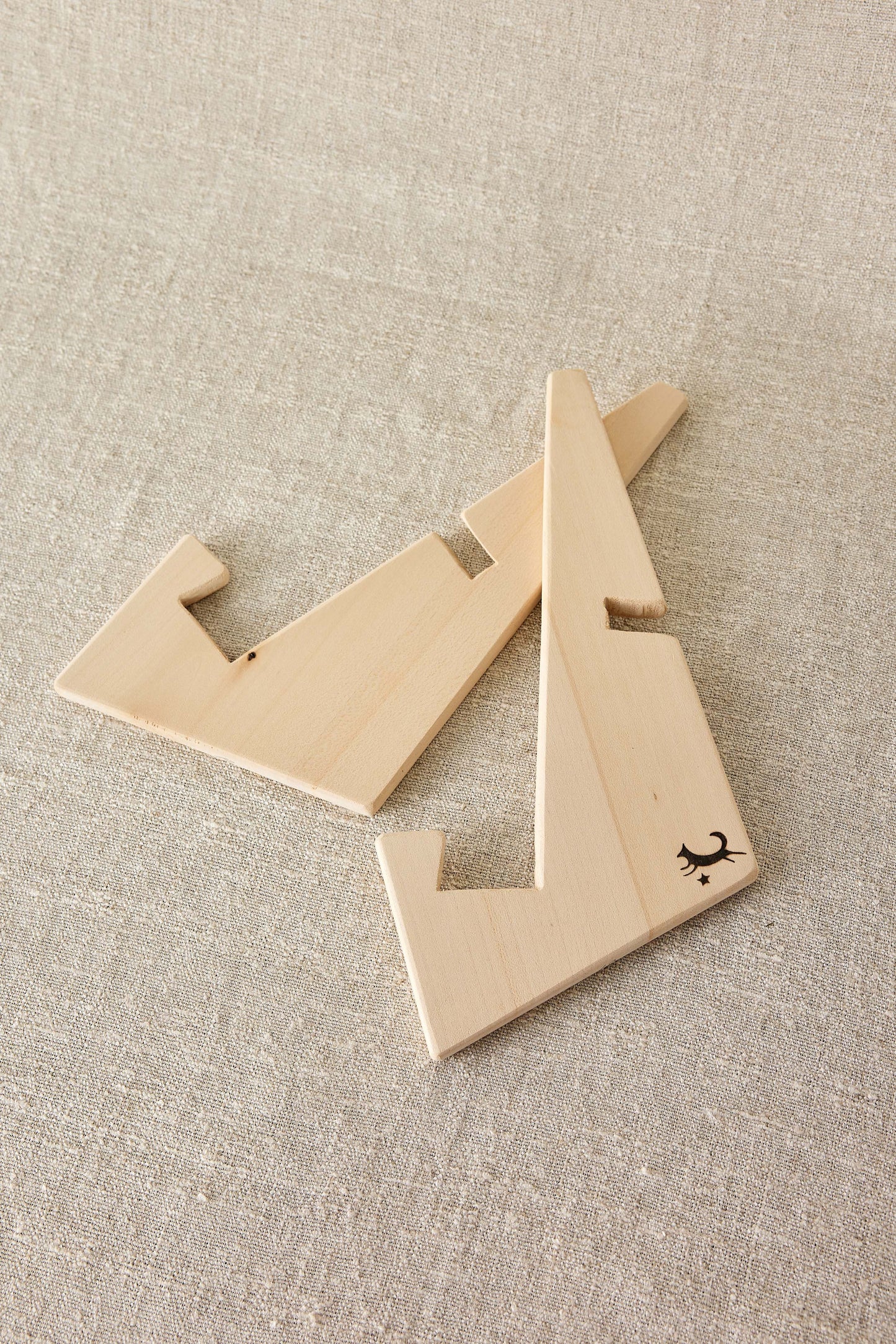 Expandable Book or Tablet Holder