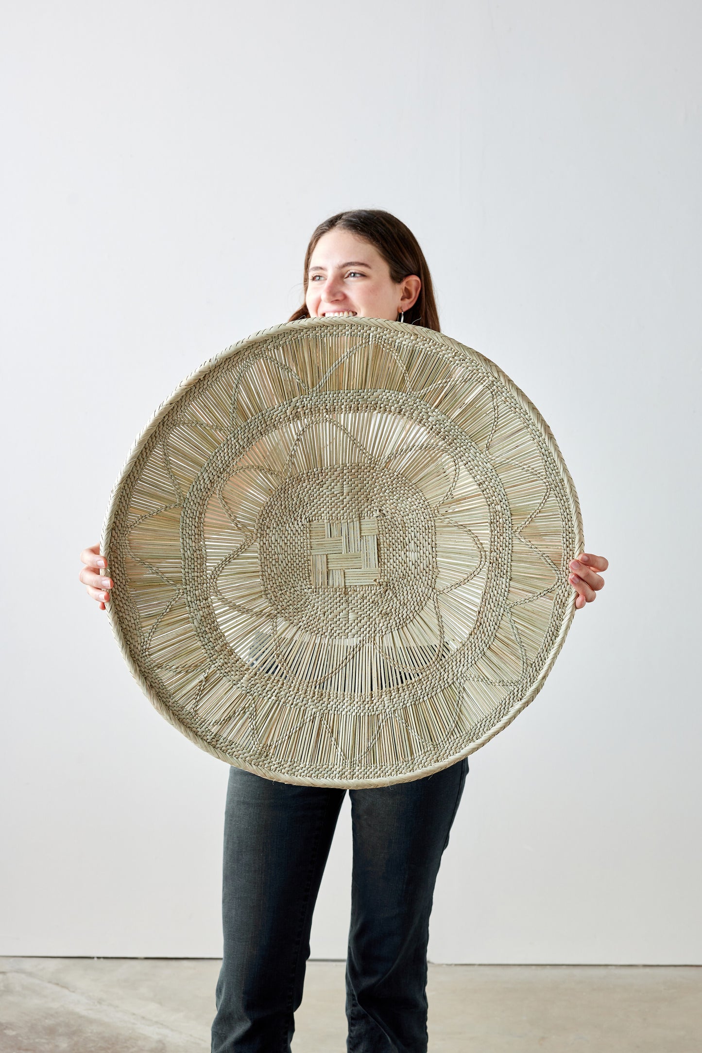 Binga – Spitzenkorb in Blond