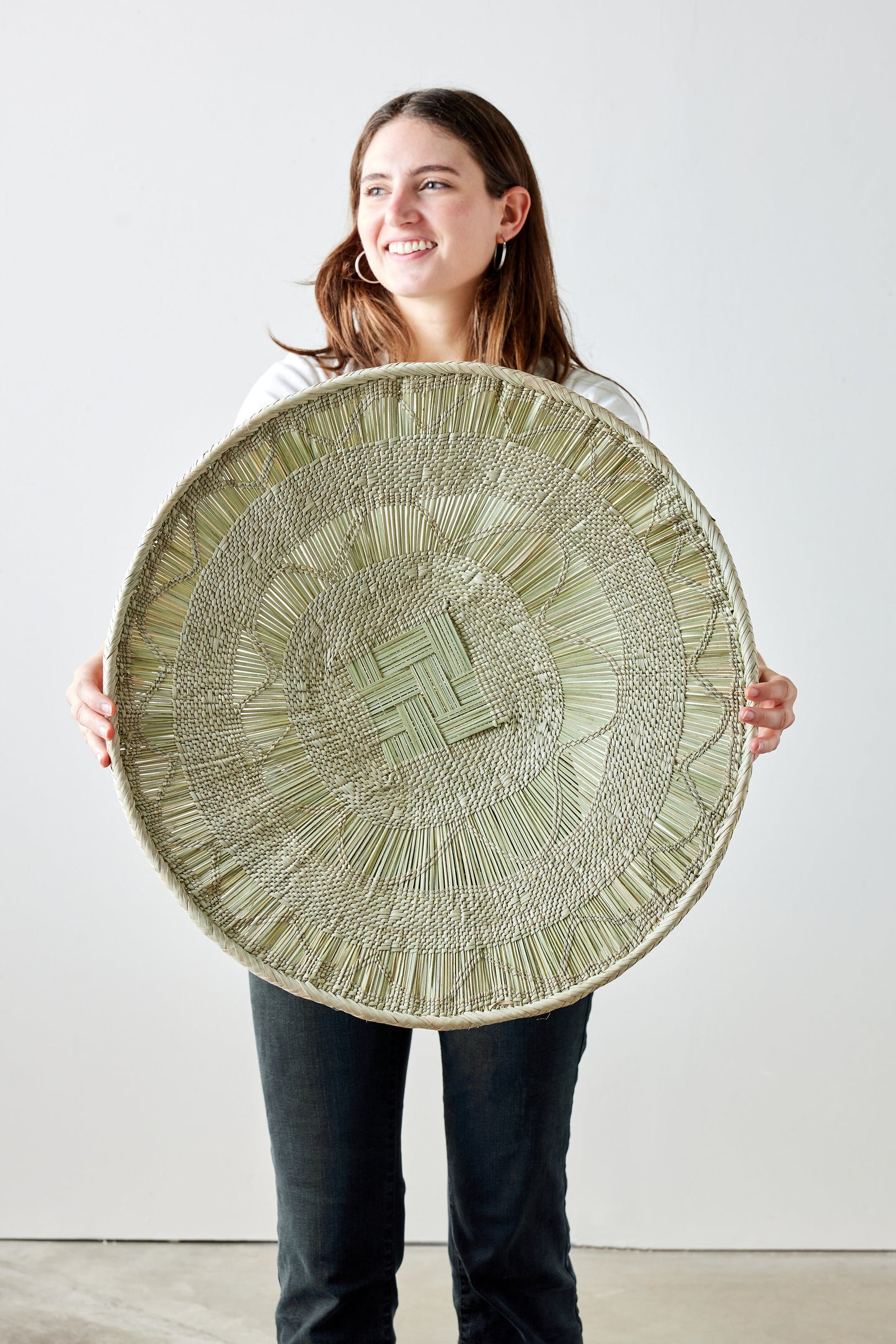 Binga – Spitzenkorb in Blond