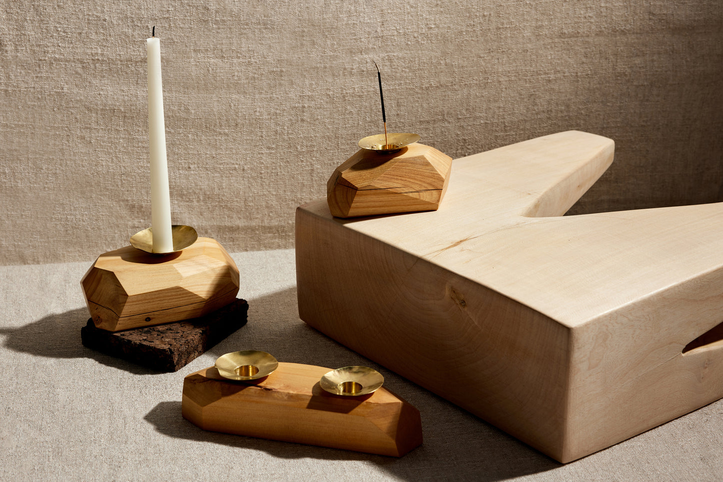 Dor+Kie Doppelter Räucherstäbchen- und Kerzenhalter aus Holz