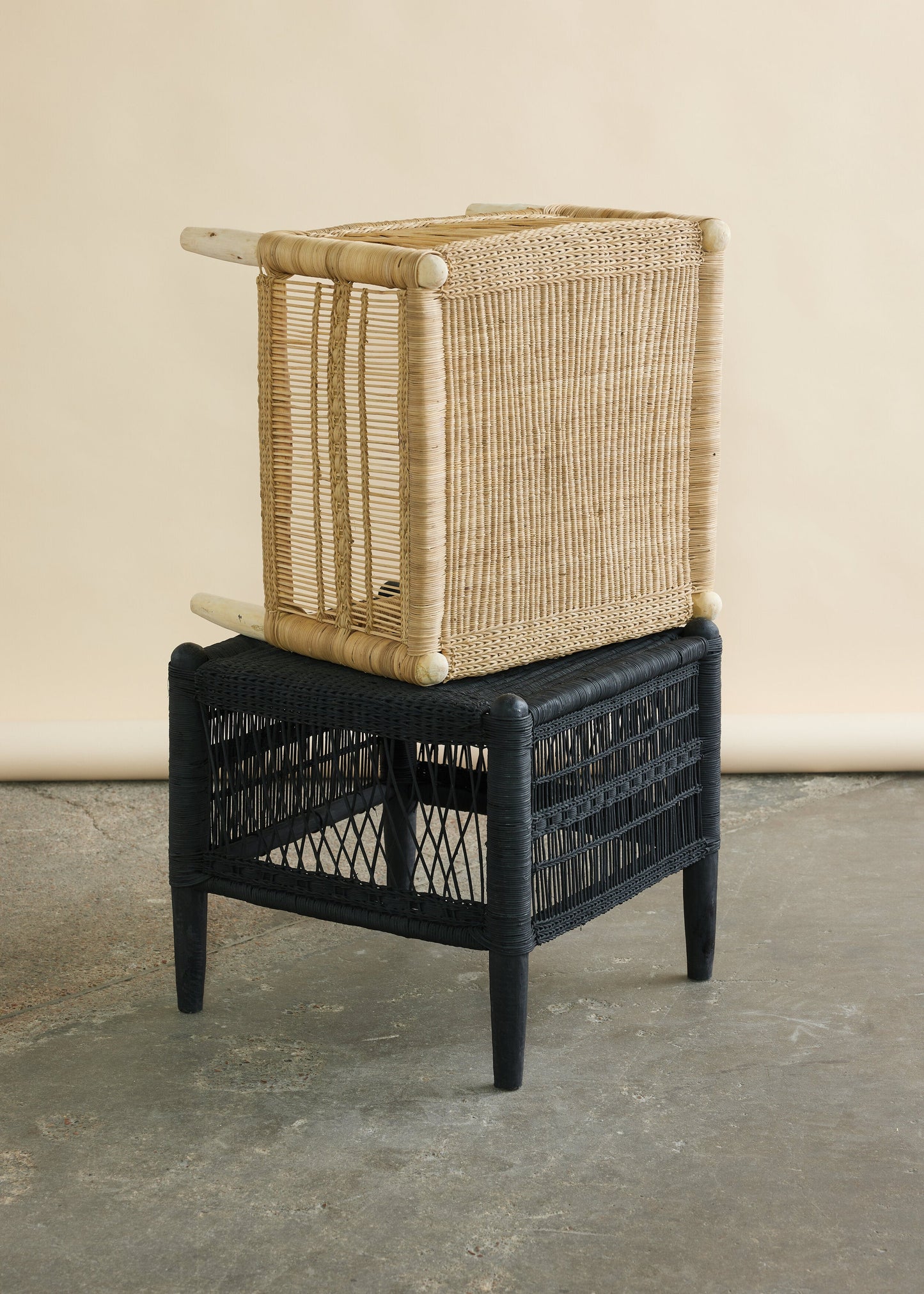 Malawi-Hocker aus Rohrgeflecht