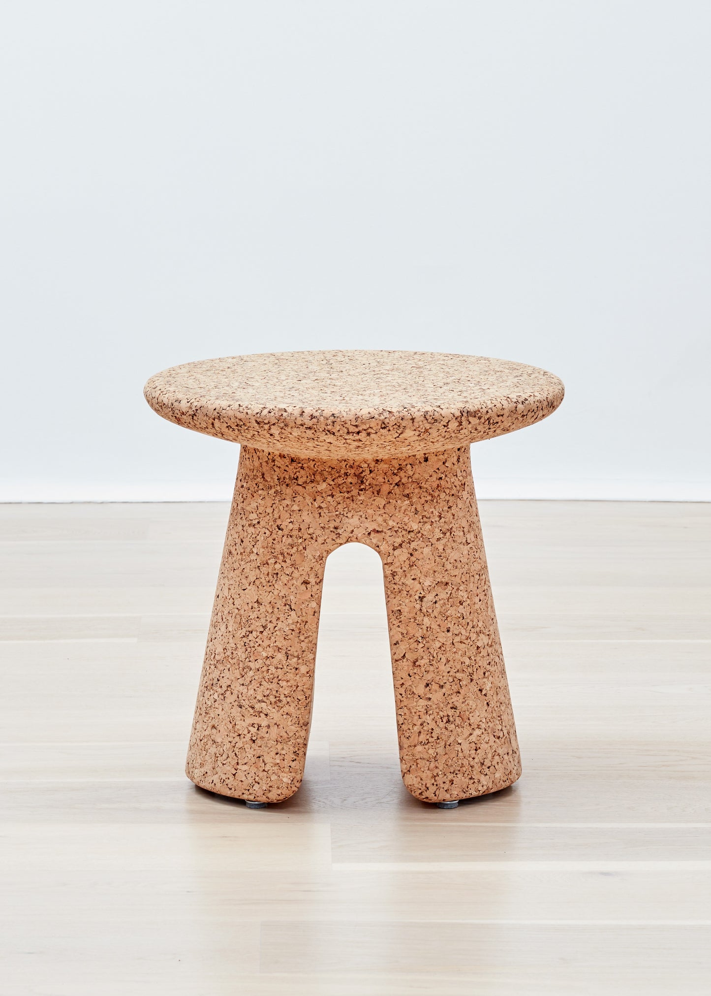 Wiid Round Tonga Cork Side Table