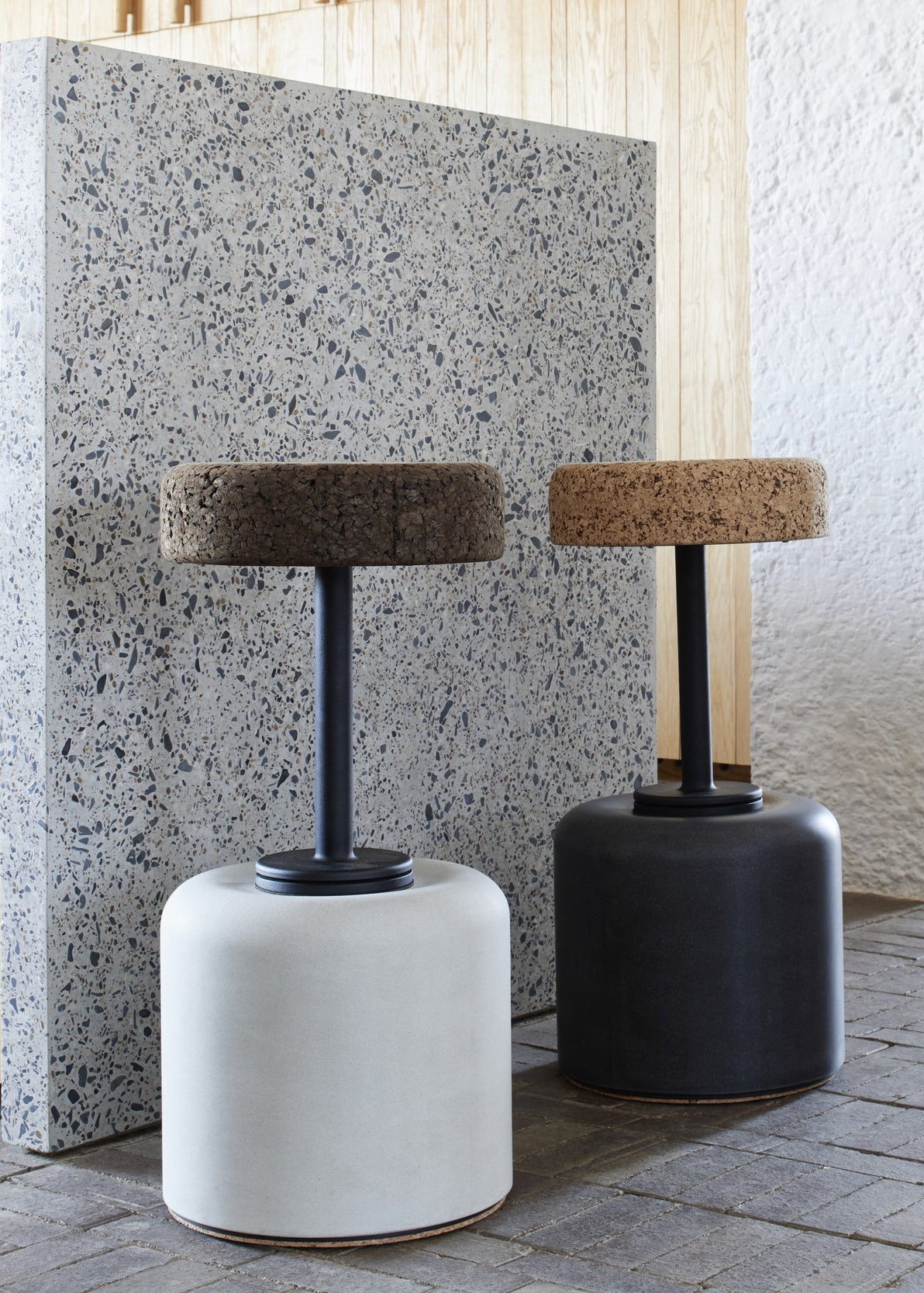 Wiid Cork Drehbarer Theken- und Barhocker - Naturgrau