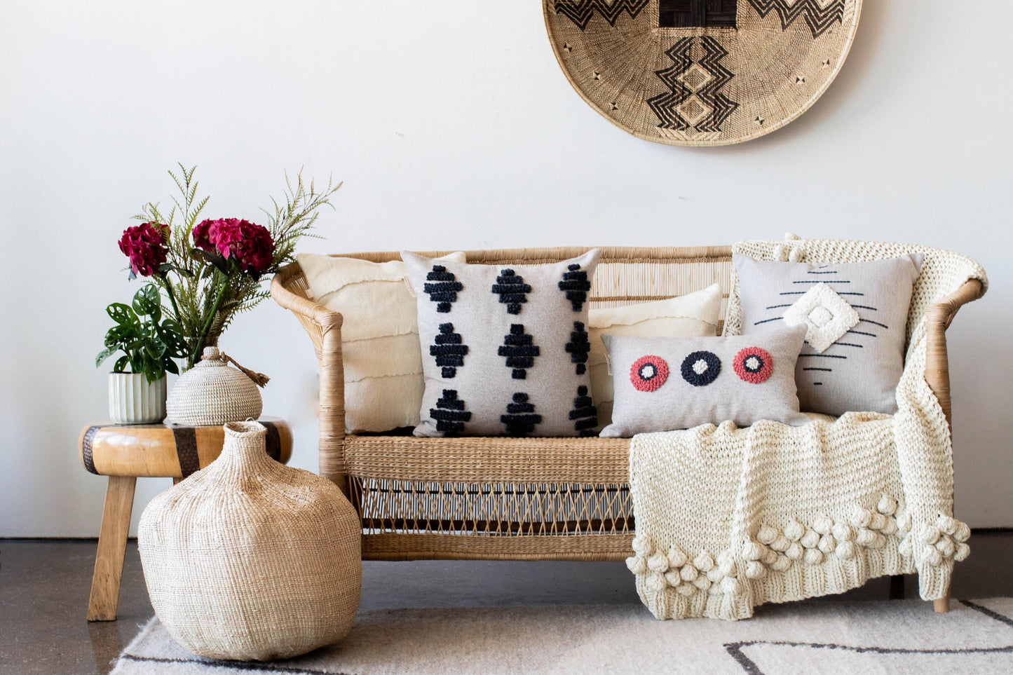 Quadratisches Dekokissen „Isuvinu“ aus Baumwolle