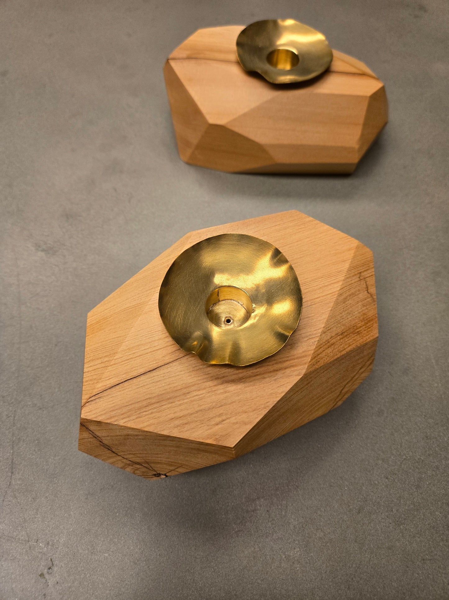 Dor+Kie Räucherstäbchen- und Kerzenhalter aus Holz