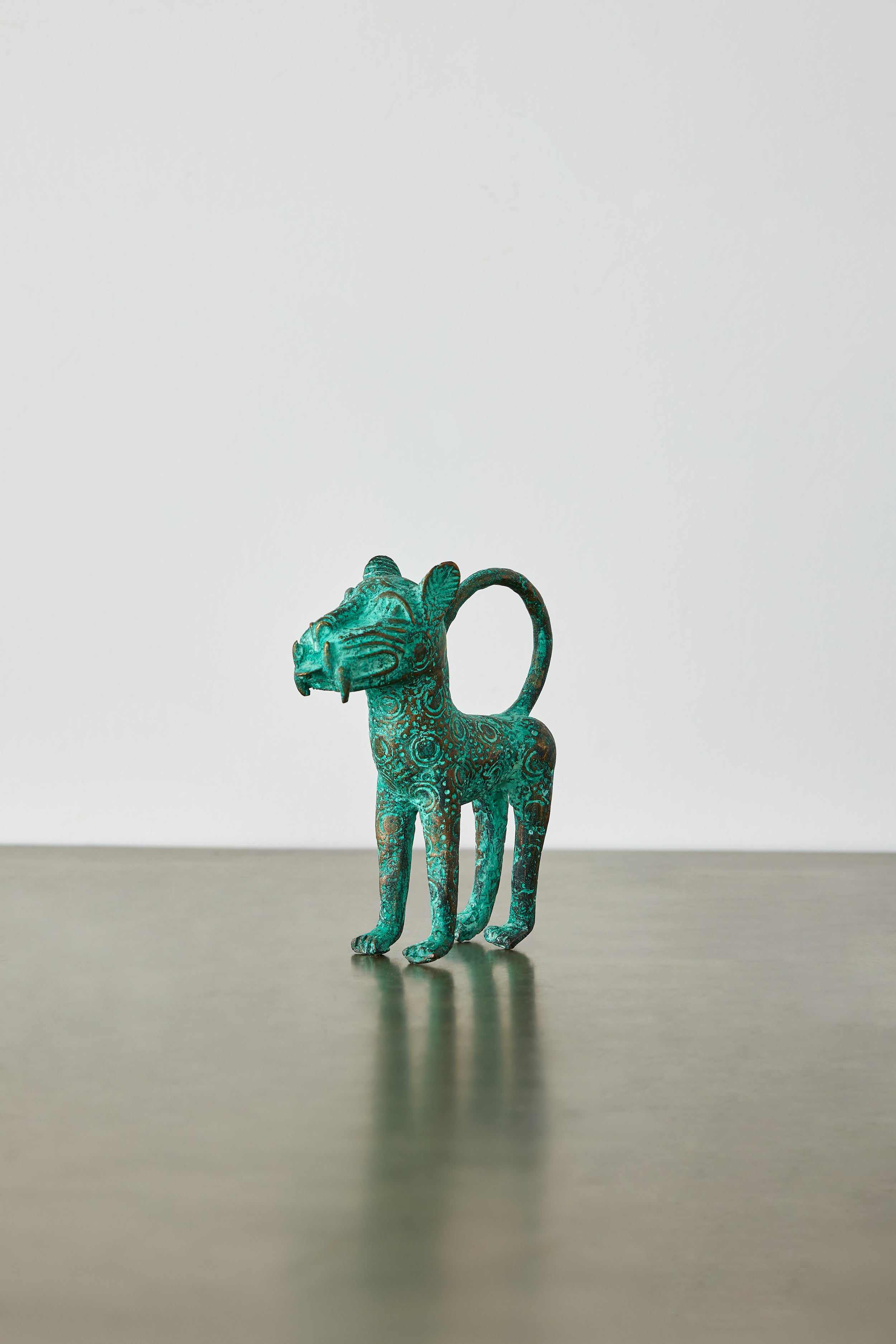 Mini Benin African Bronze Leopard – Kanju Interiors