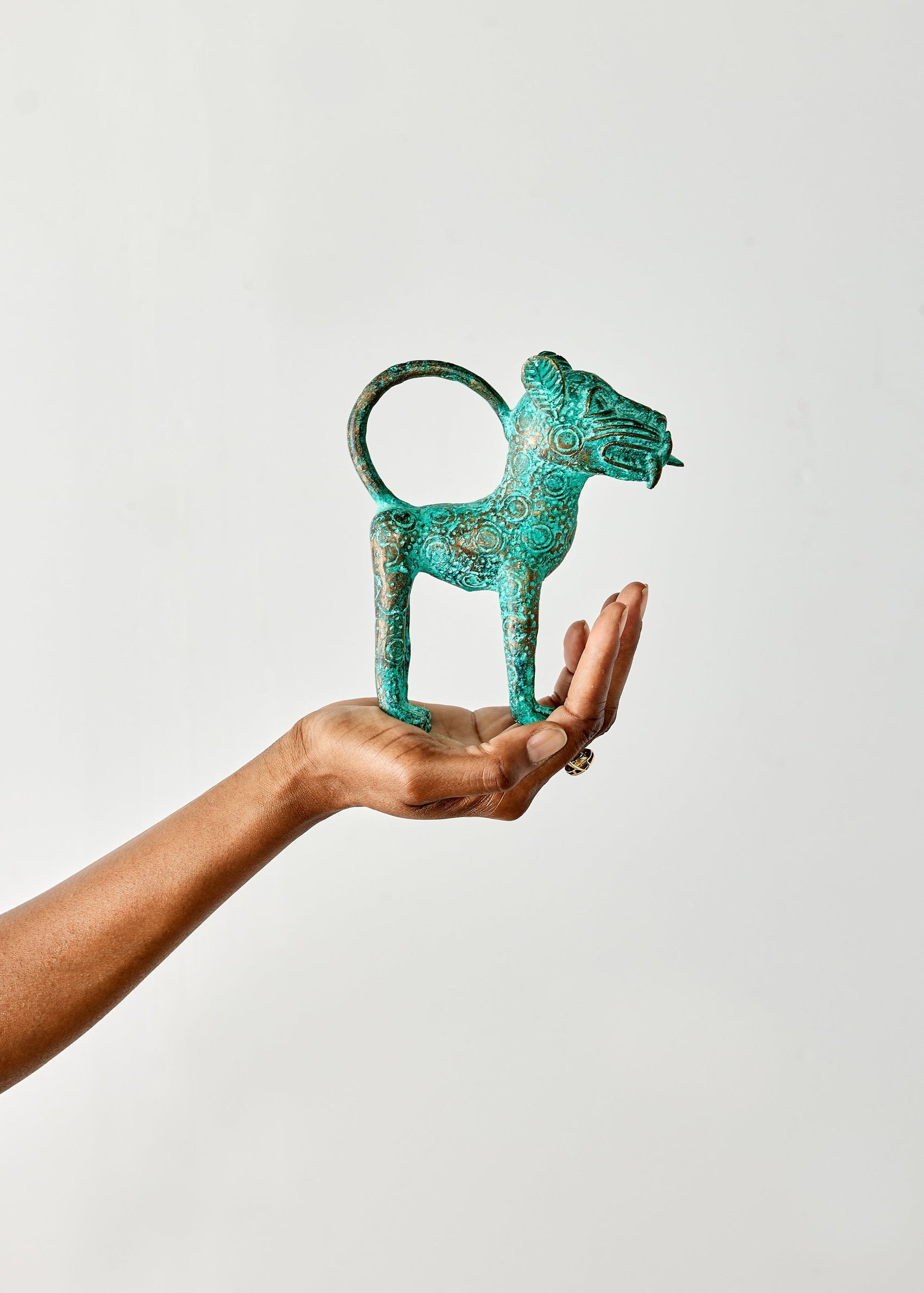 Mini-Leopardenfigur aus Benin-Bronzemetall