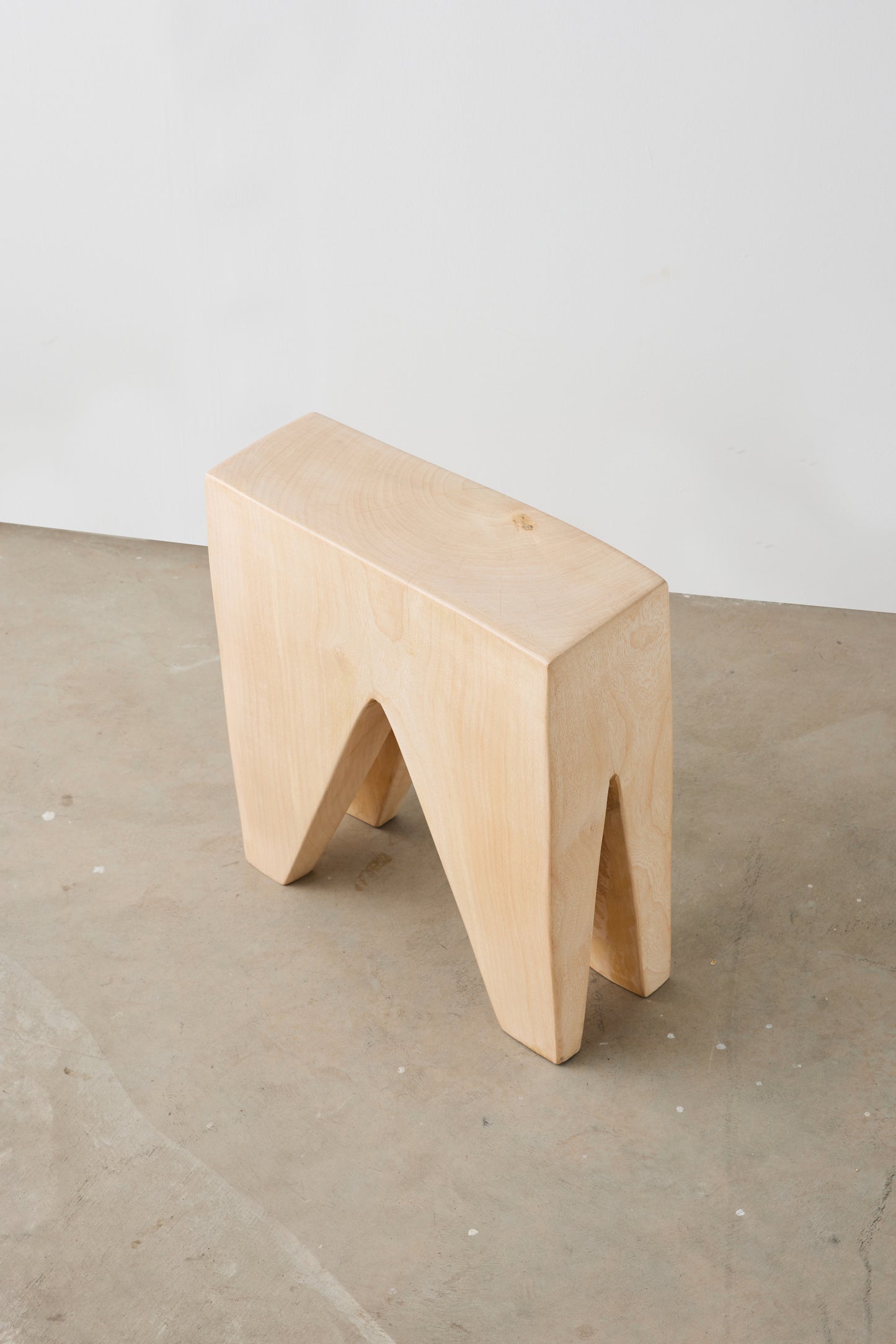 Kerzentisch aus Holz: Kerzen-Beistelltisch
