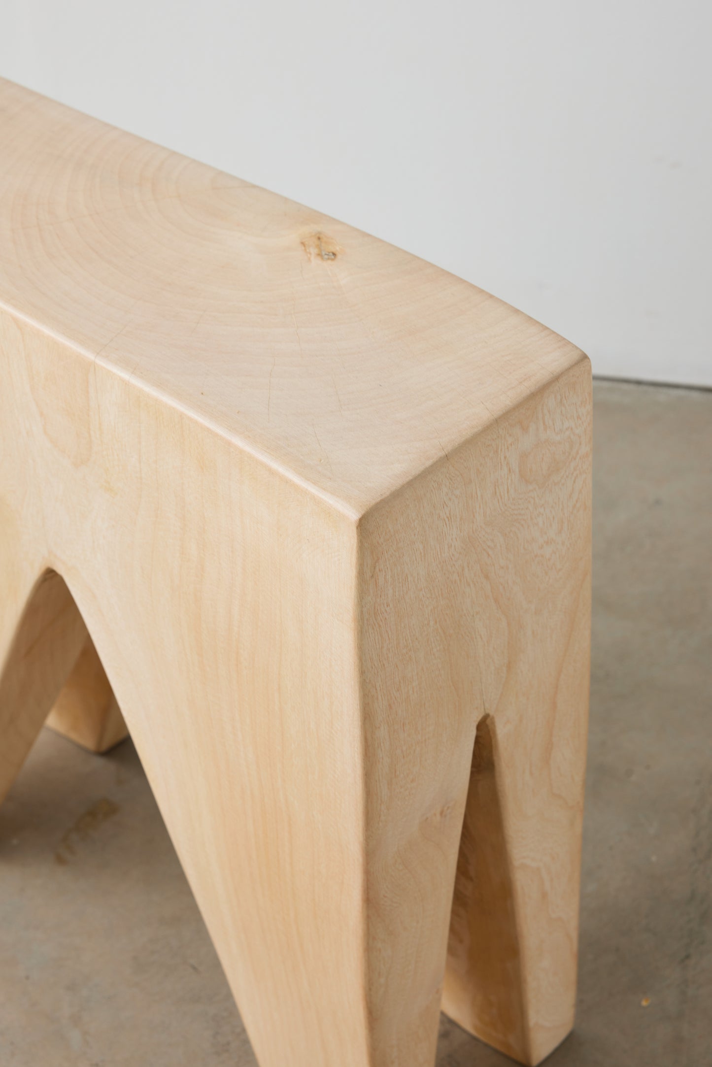 Kerzentisch aus Holz: Kerzen-Beistelltisch