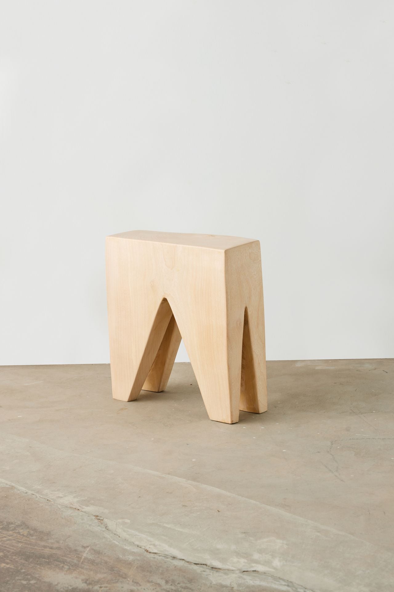 Kerzentisch aus Holz: Kerzen-Beistelltisch
