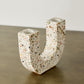 U-förmiger neutraler Terrazzo-Kerzenhalter