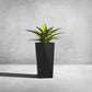 Großer moderner schwarz-weißer Blumentopf: The Boss Outdoor Planter 