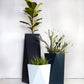 Großer moderner schwarz-weißer Blumentopf: The Boss Outdoor Planter 