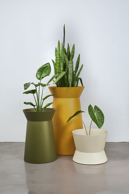 Conva Outdoor Planter