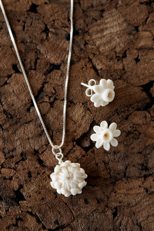 Daffodil Stud Earrings & Protea Floral Necklace Bundle