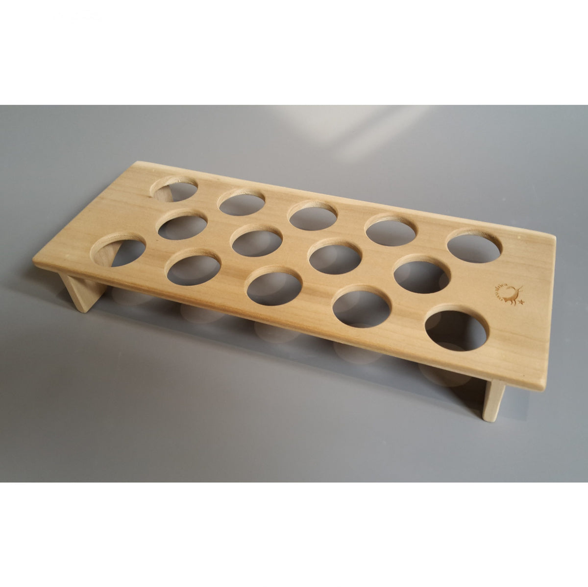 Handgeschnitzter Eierbehälter aus Holz für den Kühlschrank – Kanju Interiors