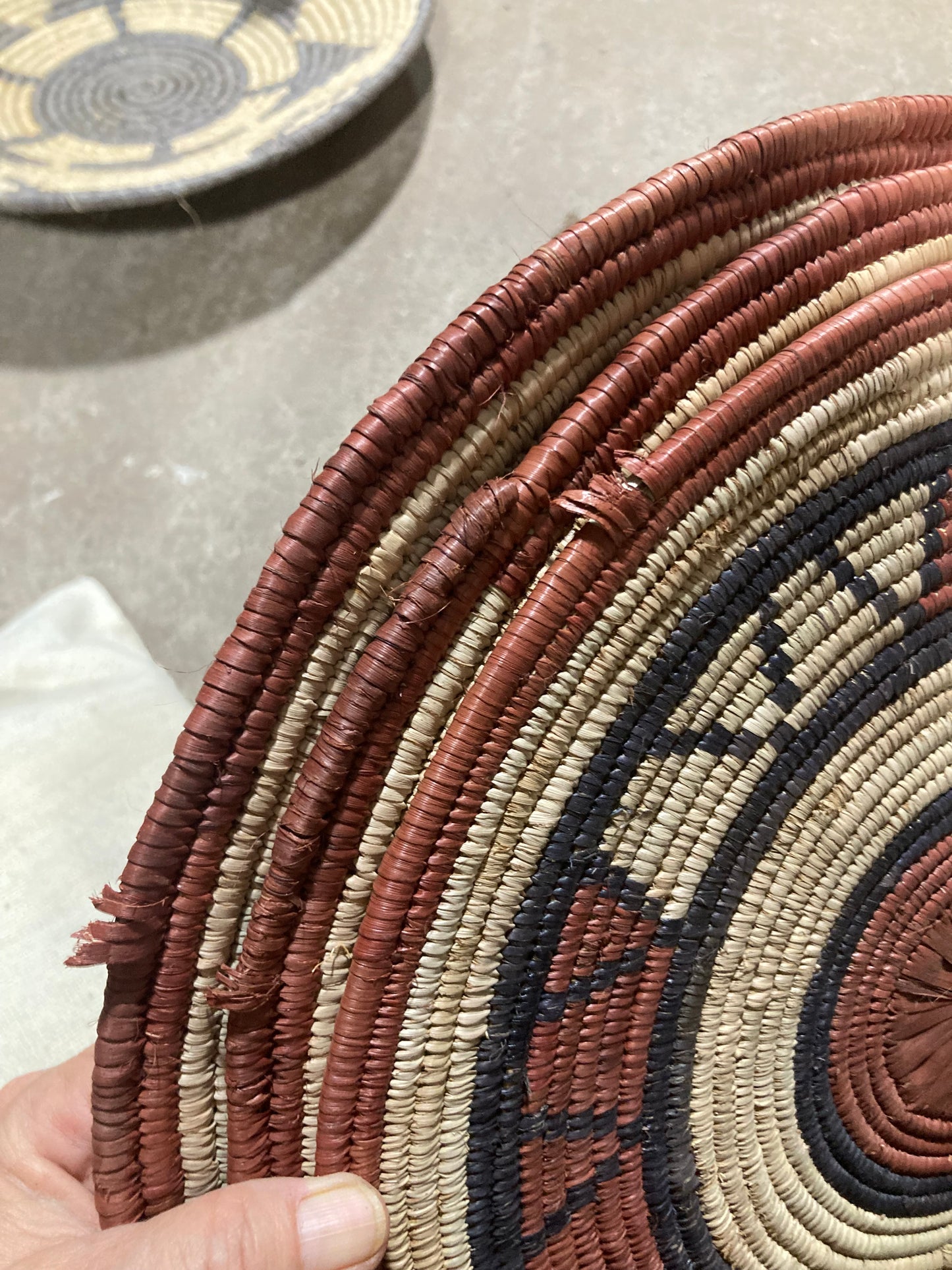 Volta Red Gewebtes Tischset oder Wandkunst 