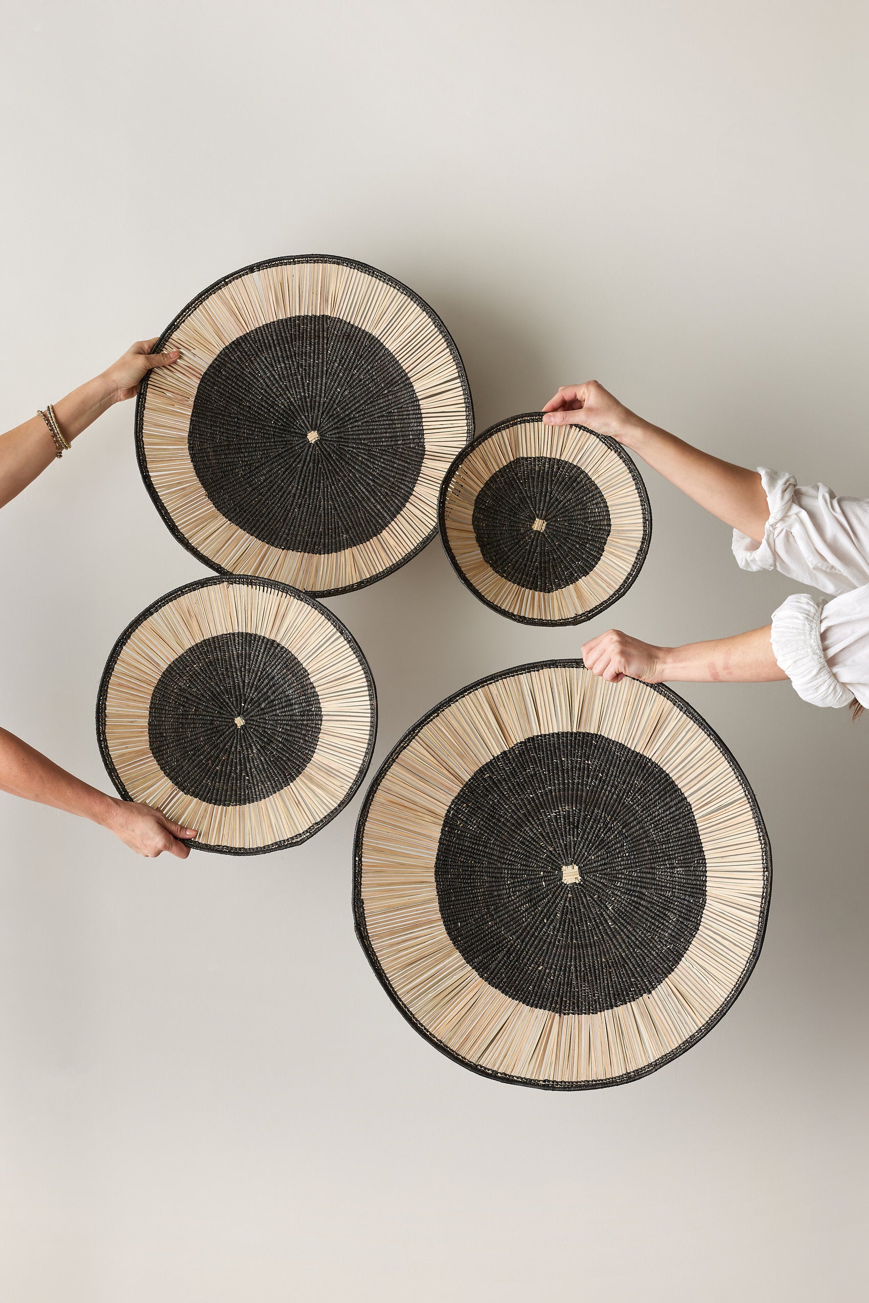 Lily Pad Natural Ray Wall Basket