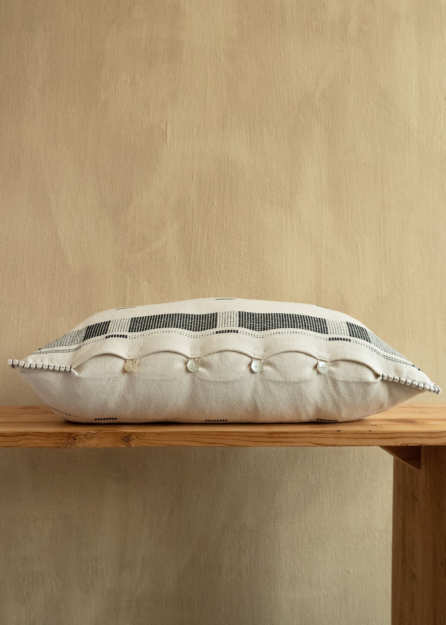 Fulcrum Onyx Oversized Cotton Lumbar Pillow