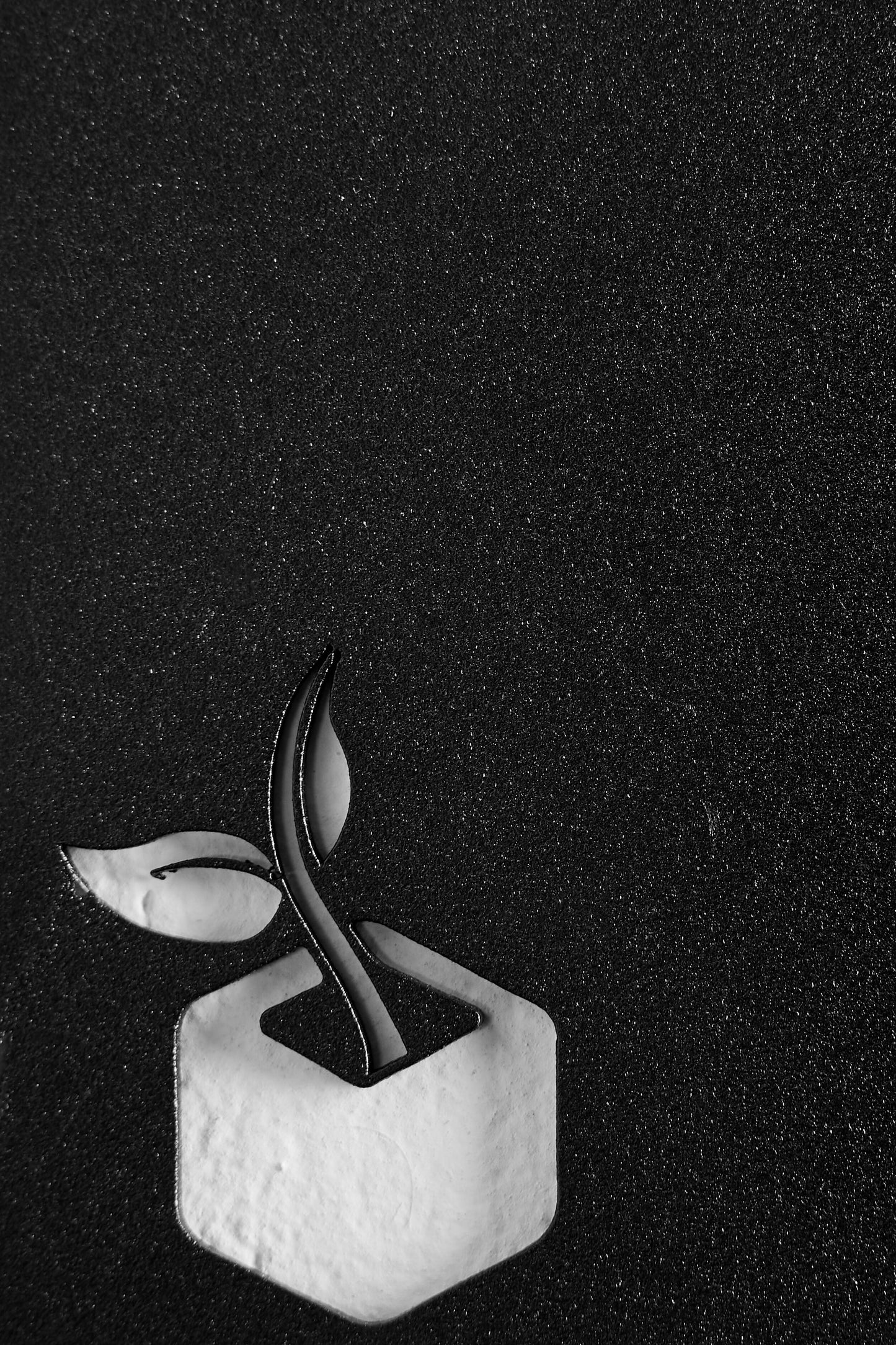 Großer moderner schwarz-weißer Blumentopf: The Boss Outdoor Planter 