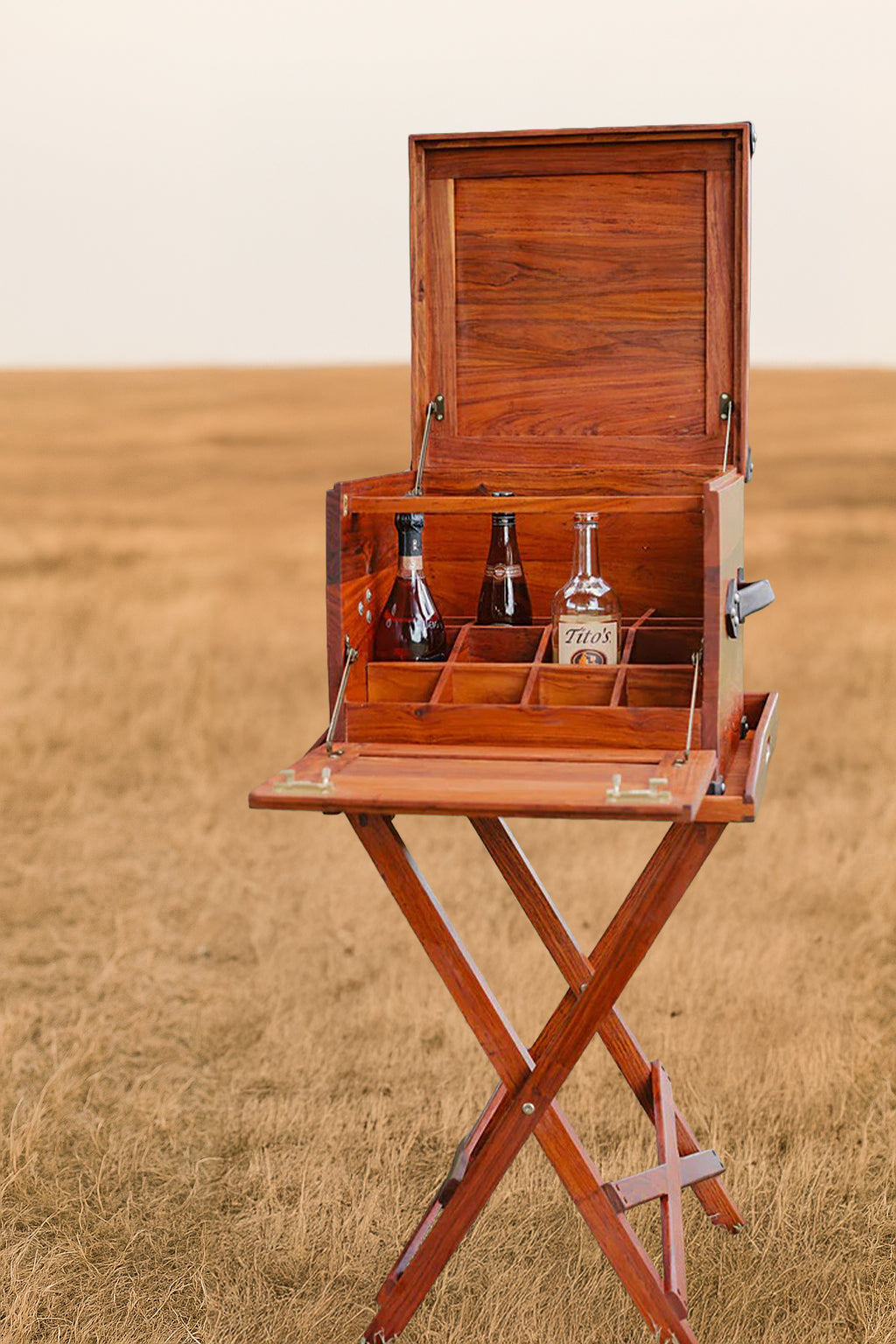 Safari Field Bar with Tray Table