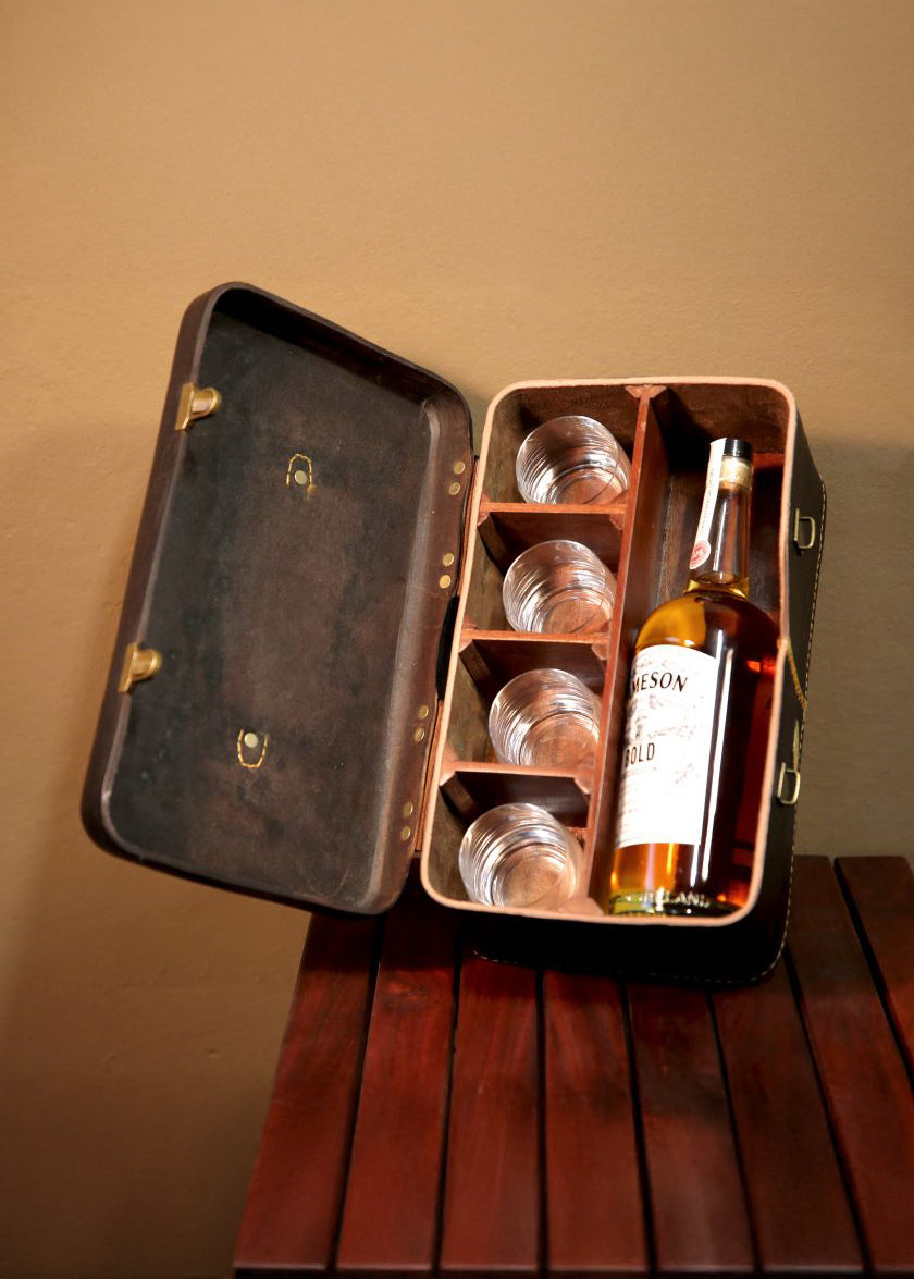 Savuti Leather Scotch Case