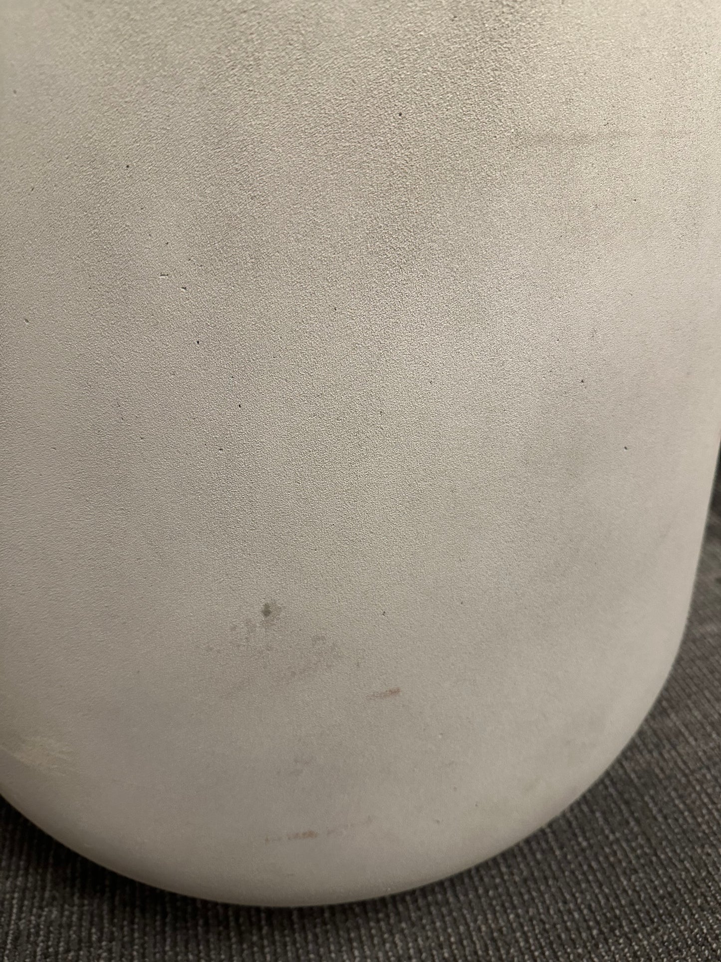 Klein, mittel, groß, Pflanzgefäße aus Beton: Soma Pflanzgefäße aus Beton