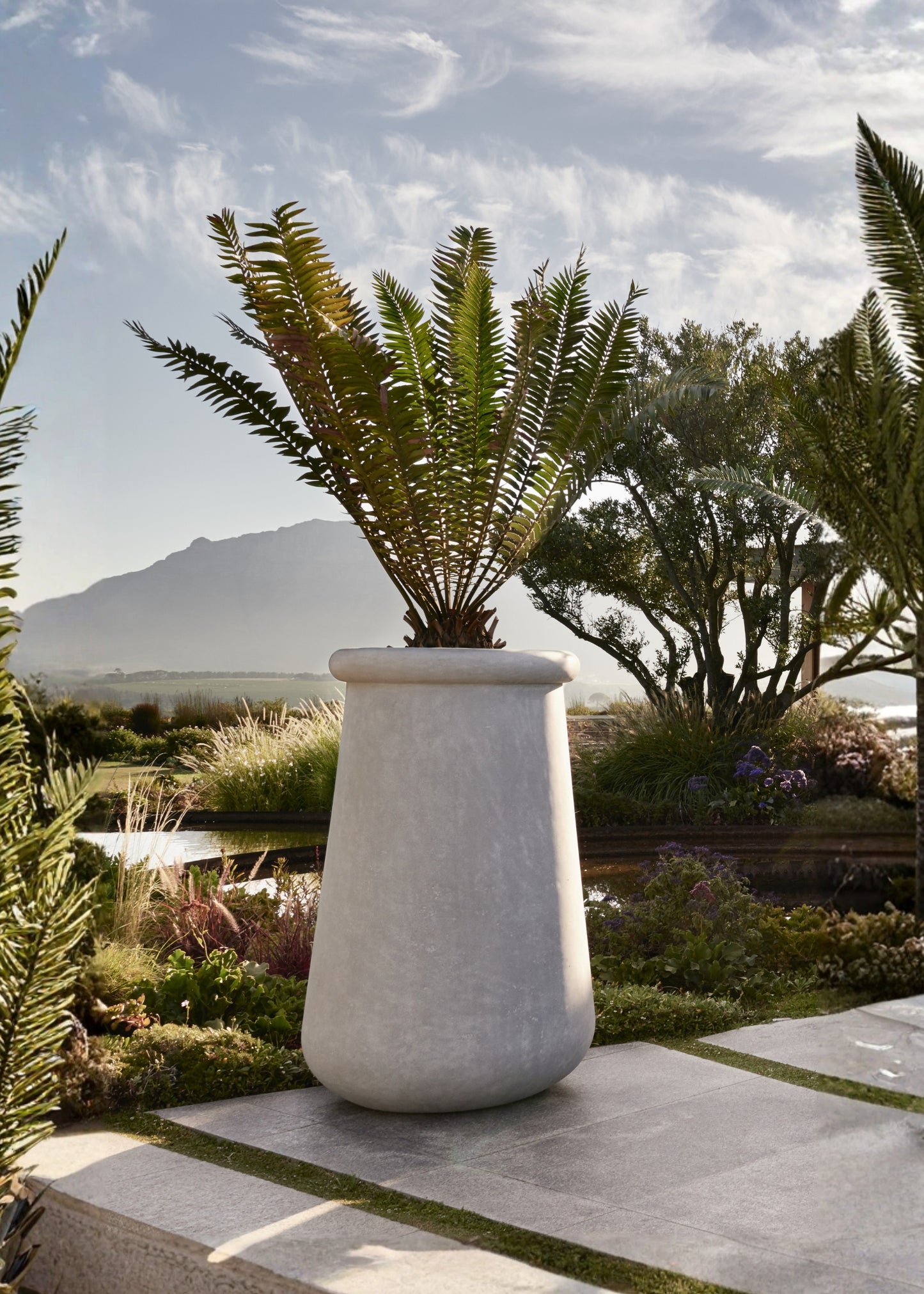 Klein, mittel, groß, Pflanzgefäße aus Beton: Soma Pflanzgefäße aus Beton